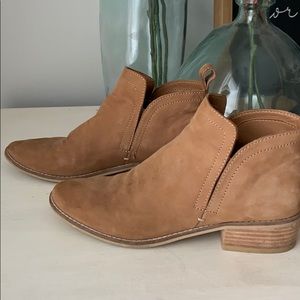 Dolce Vita ankle boots